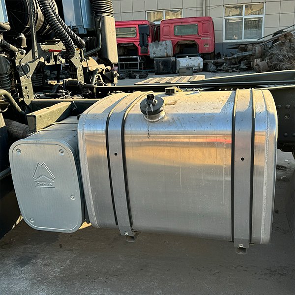 豪沃牵引浅蓝色详情8