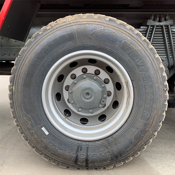 豪沃6x4自卸红色详情8