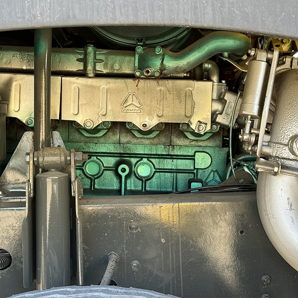 豪沃6x4自卸黄色详情2