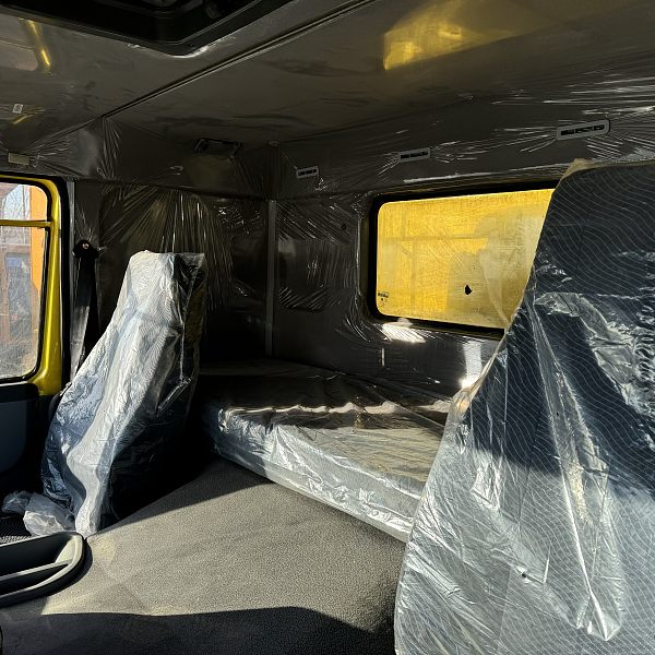 豪沃6x4自卸黄色详情9