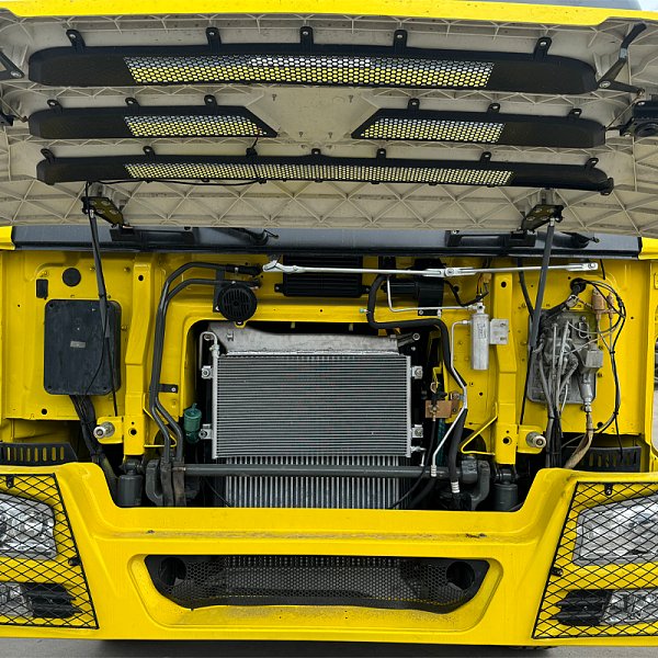 豪沃6x4自卸黄色详情11