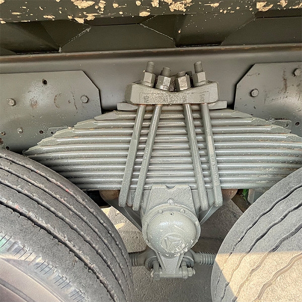 豪沃8x4自卸黄色详情12