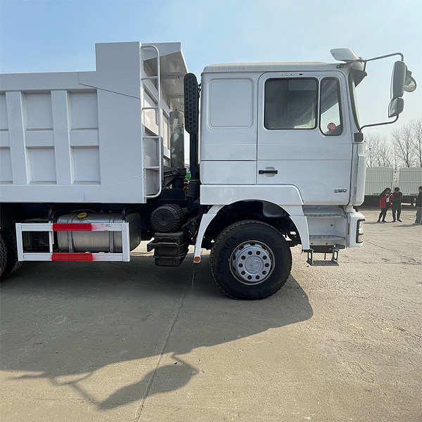 陕汽6x4自卸白色详情8