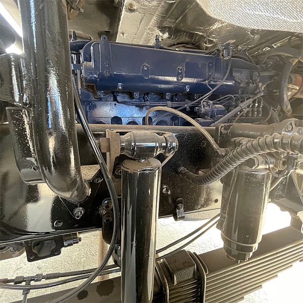 陕汽6x4自卸白色详情10