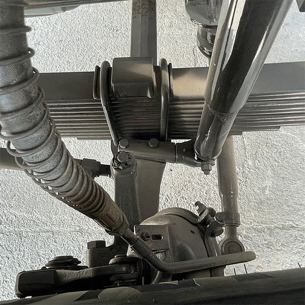 陕汽8x4自卸白色详情2