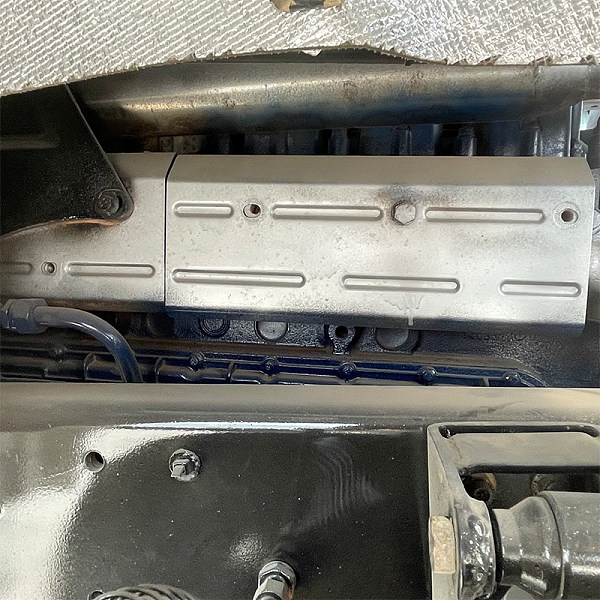 陕汽8x4自卸白色详情3