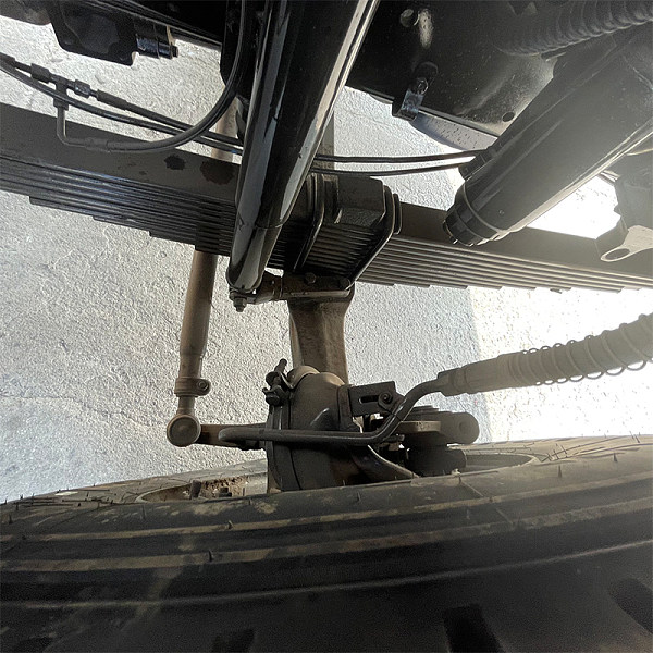 陕汽8x4自卸白色详情13