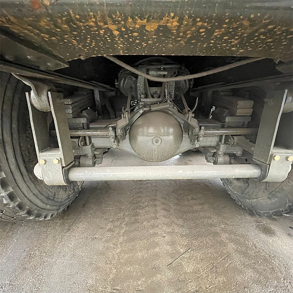 豪瀚6x4自卸白色详情10