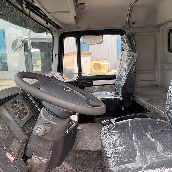 陕汽6x4自卸黑色详情1