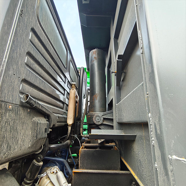 陕汽6x4自卸黑色详情10