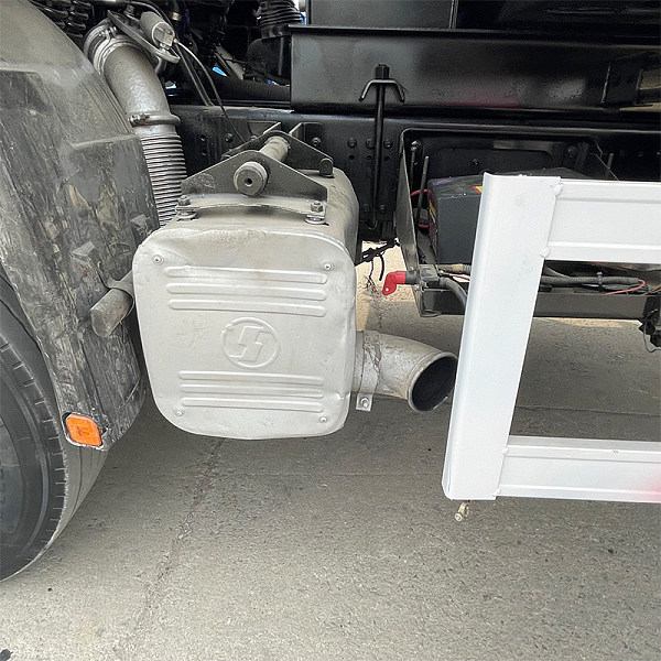 陕汽6x4自卸灰色详情2