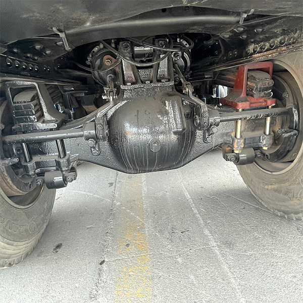 陕汽6x4自卸灰色详情3
