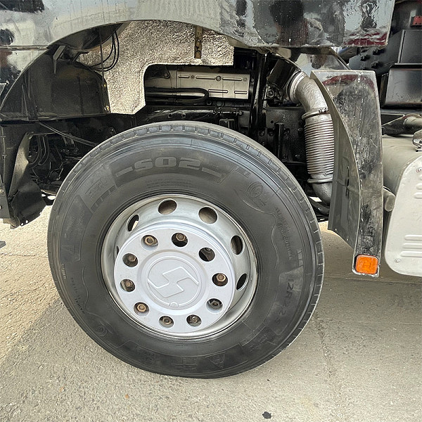 陕汽6x4自卸灰色详情9