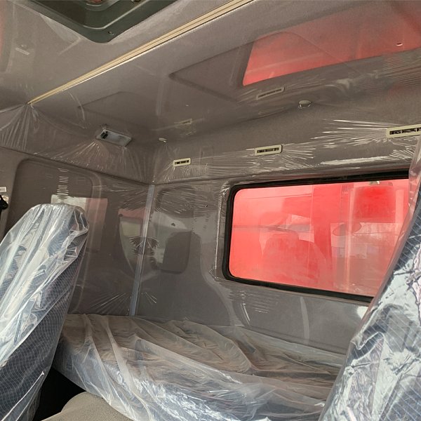 豪沃红色8x4自卸详情8