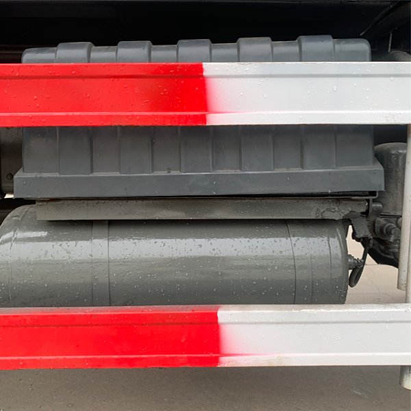 豪沃6x4U自卸白色详情7