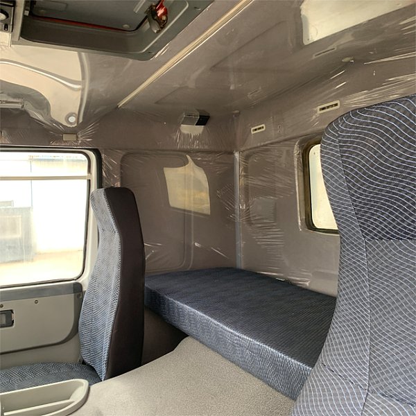 豪沃6x4U自卸白色详情8