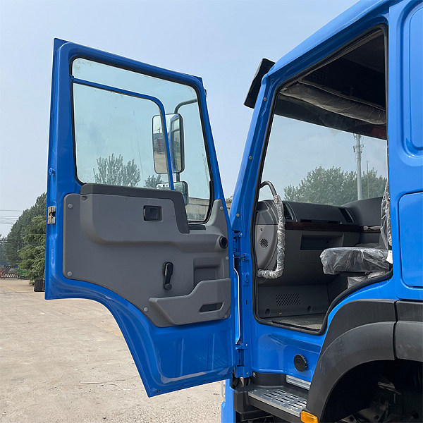 豪沃6x4U自卸蓝色详情6