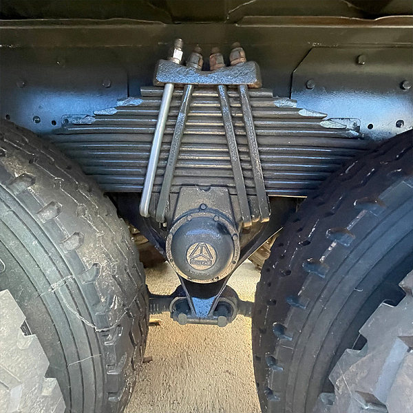 豪沃6x4U自卸蓝色详情10