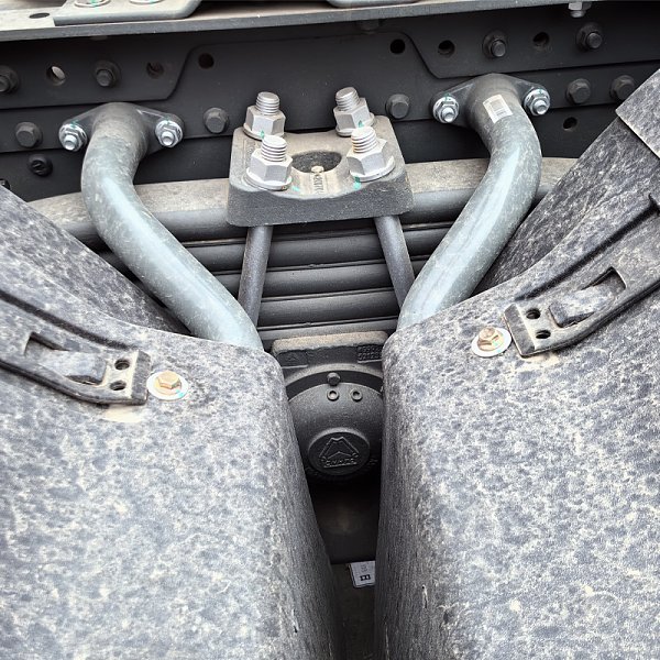 汕德卡6x4牵引橙色详情9