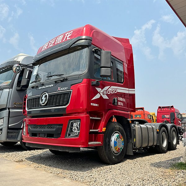 陕汽X5000牵引红色详情5