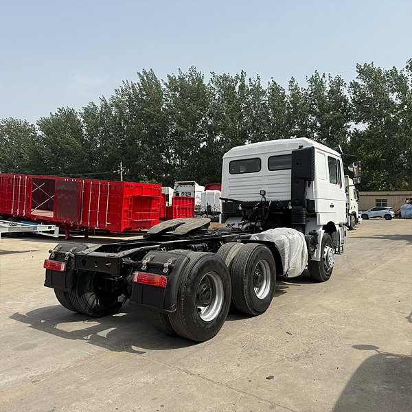 陕汽F3000牵引白色详情6