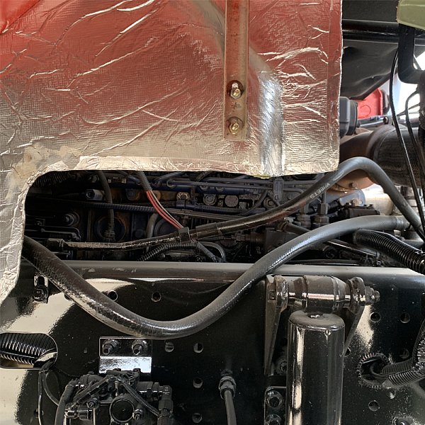 陕汽F3000牵引白色详情12