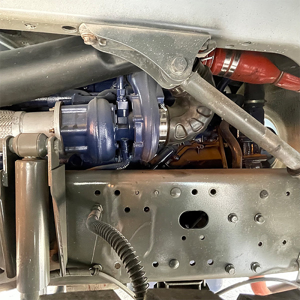 豪沃TX 6x4自卸白色详情2