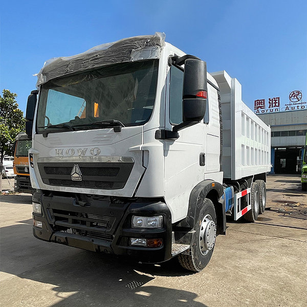 豪沃TX 6x4自卸白色详情5