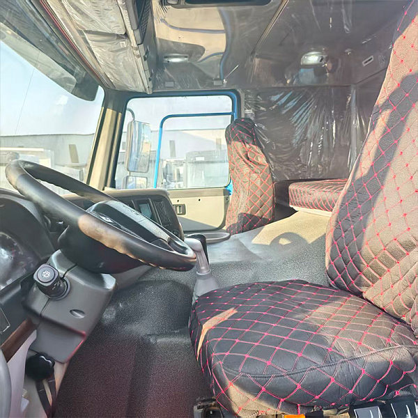 豪沃6x4自卸蓝色详情3