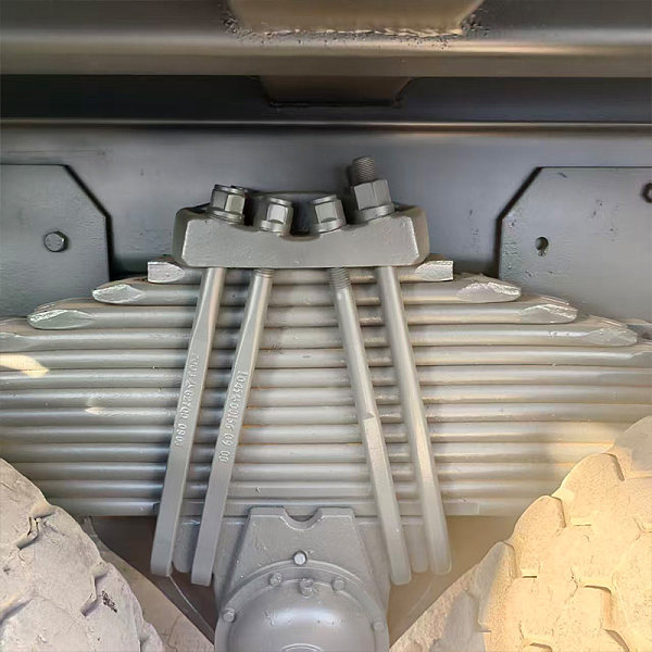 豪沃6x4自卸蓝色详情4