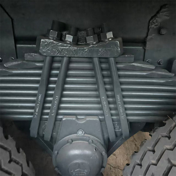 豪沃TX 8x4自卸白色详情3