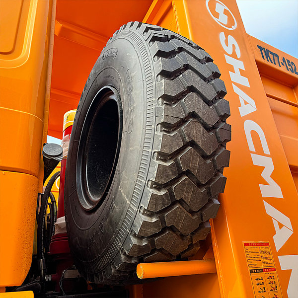 陕汽6x6自卸黄色详情5