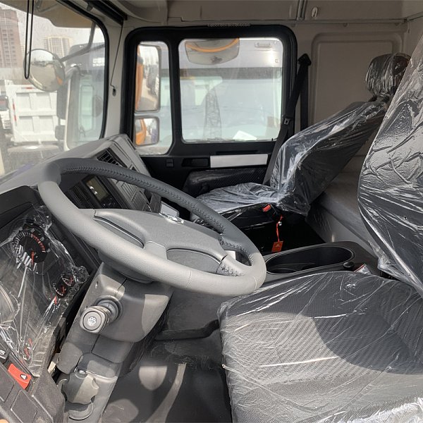 陕汽8x4自卸黄色详情4