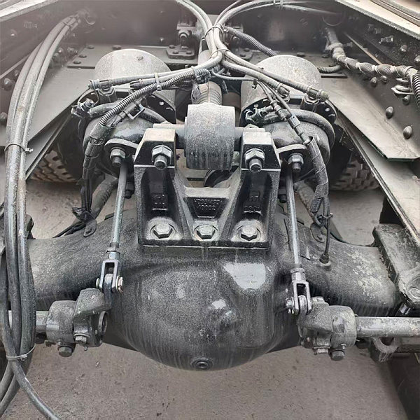 陕汽X3000牵引蓝色详情3