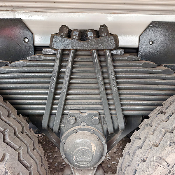 豪沃6x4油罐白色主图9