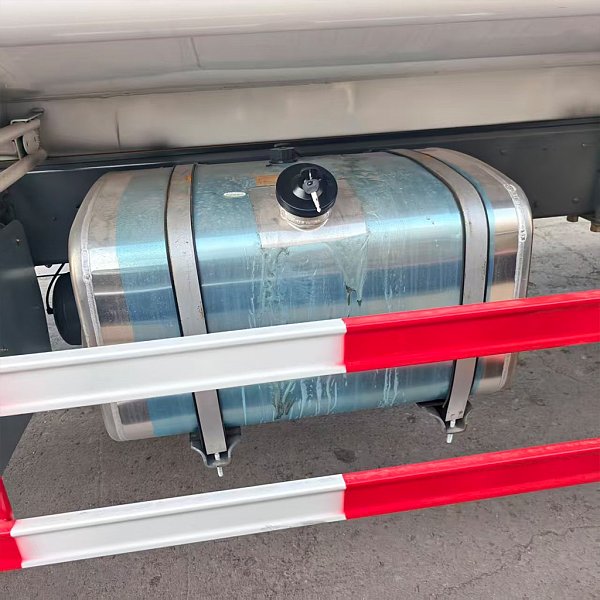 豪沃洒水白色详情2