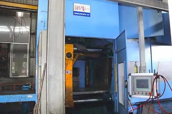 Машина для формовки песком