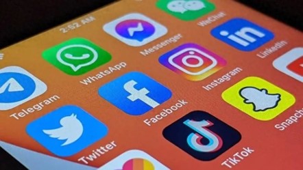 Nahtlose grenzüberschreitende Kommunikation: Umfassende Strategien für effiziente Kommunikationstools auf Außenhandelswebsites