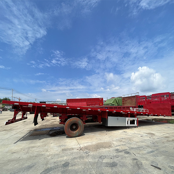 Semirremolque rojo de plataforma (2)