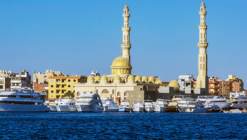 تسليم مفتاح في اليد