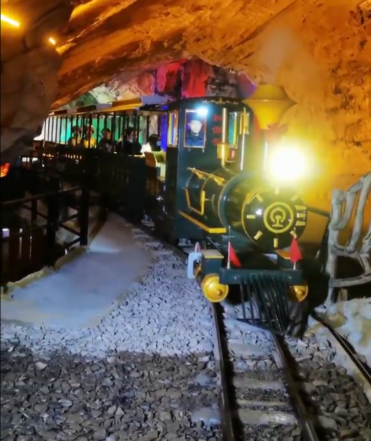 HYC-24座轨道观光火车