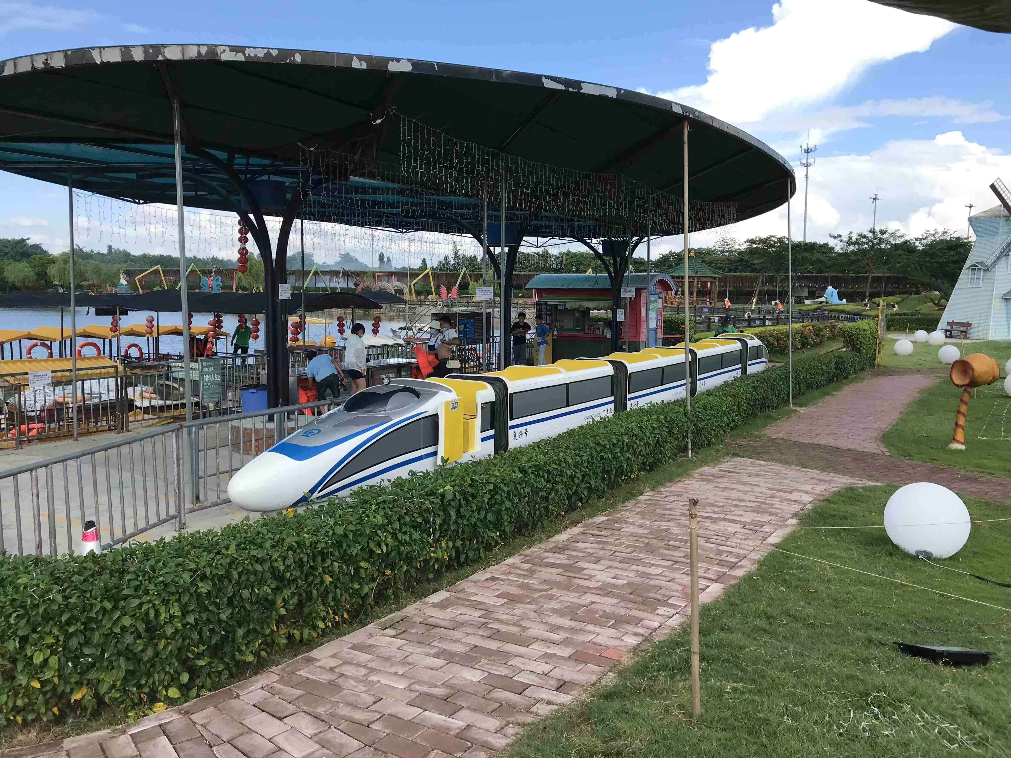 网红高铁小火车