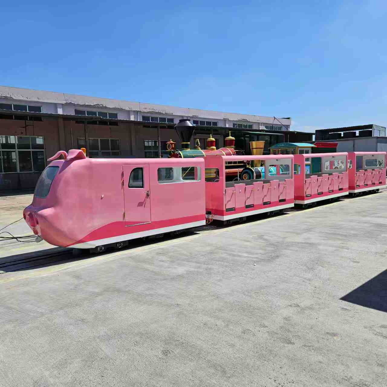 小猪轨道观光火车