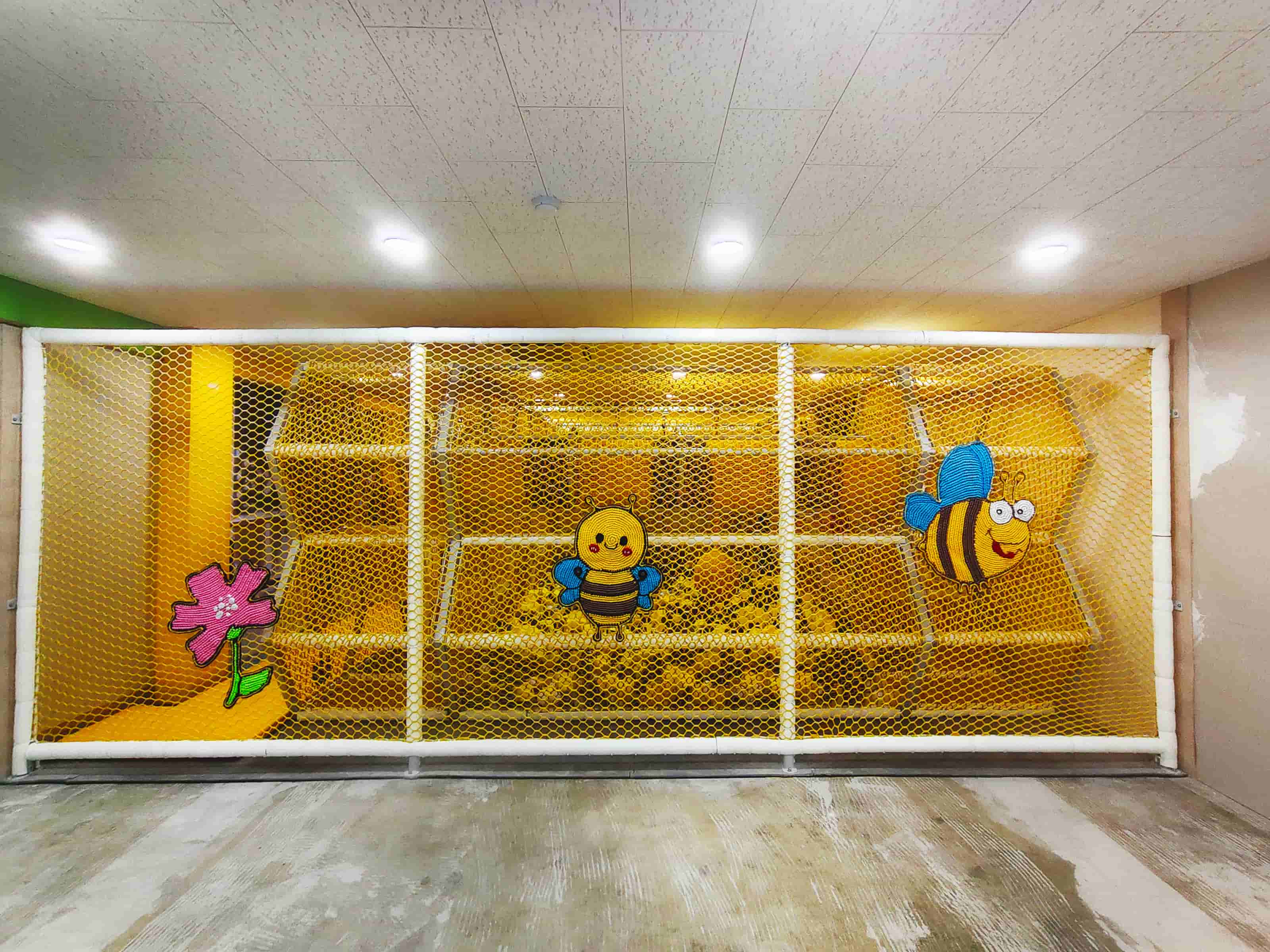 室内蜂巢网多功能蹦床公园