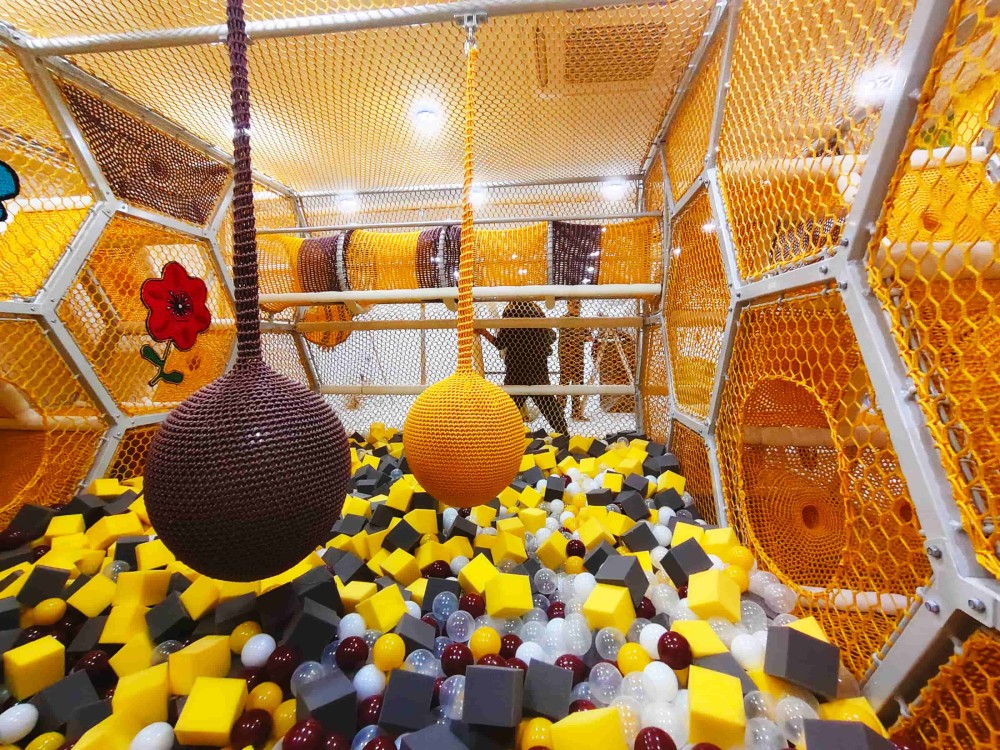 室内蜂巢网多功能蹦床公园