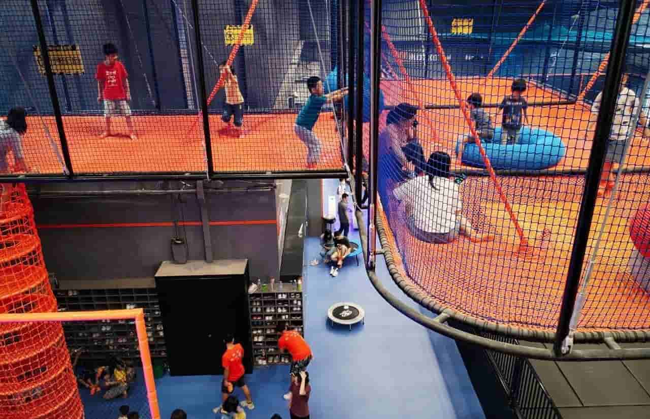 多功能美式蹦床运动公园