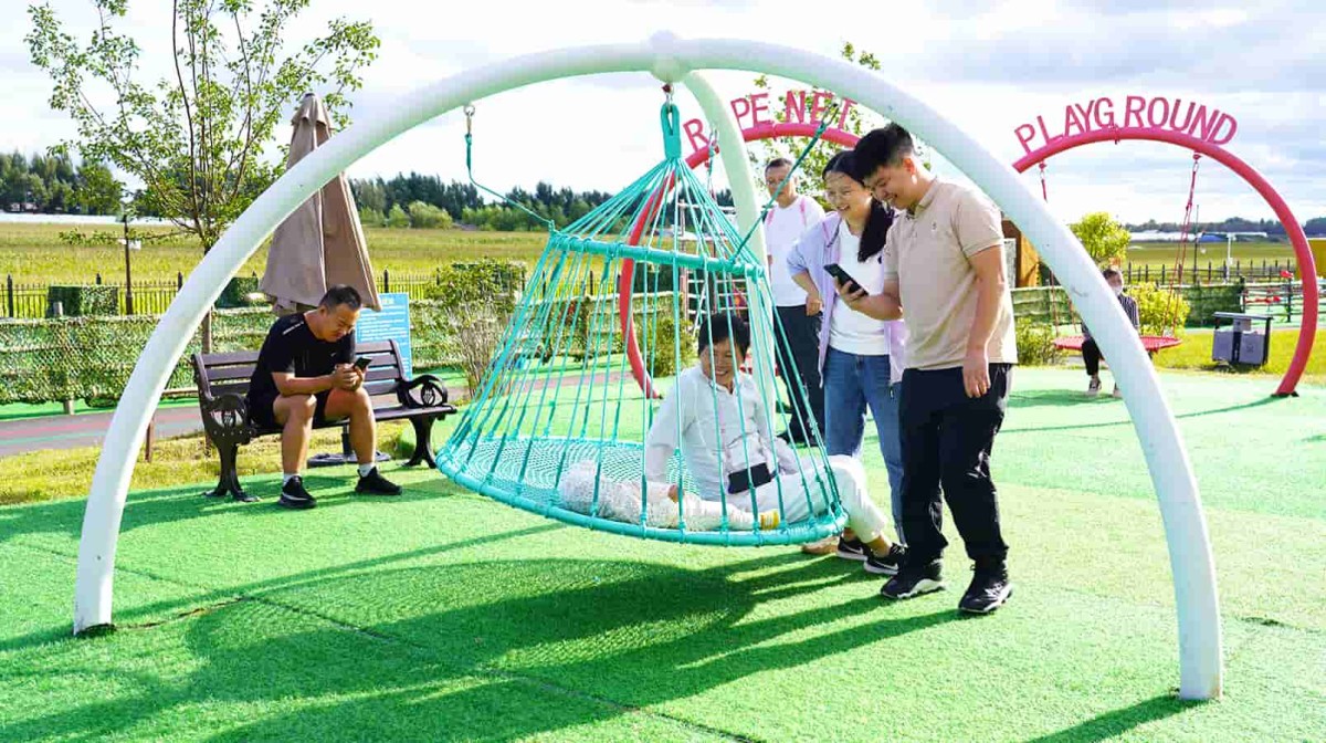 family-friendly-rope-net-playground-farm