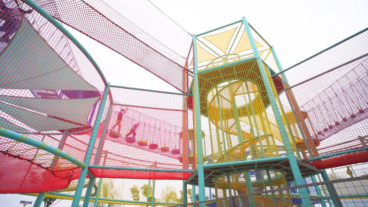 ropecube-multi-level-colorful-rope-net-climbing-tower