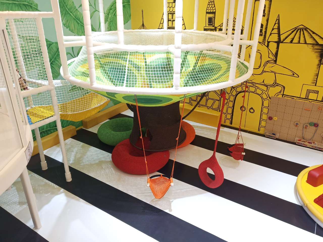 绳编彩虹树