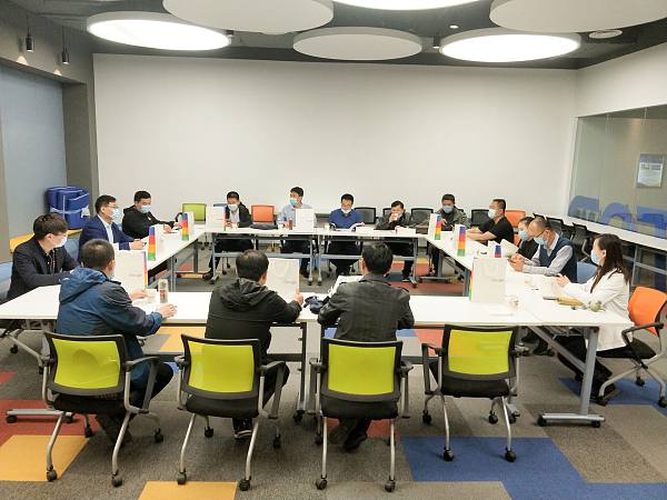 邹平商务局携铝质家居企业来济南谷歌体验中心参观考察
